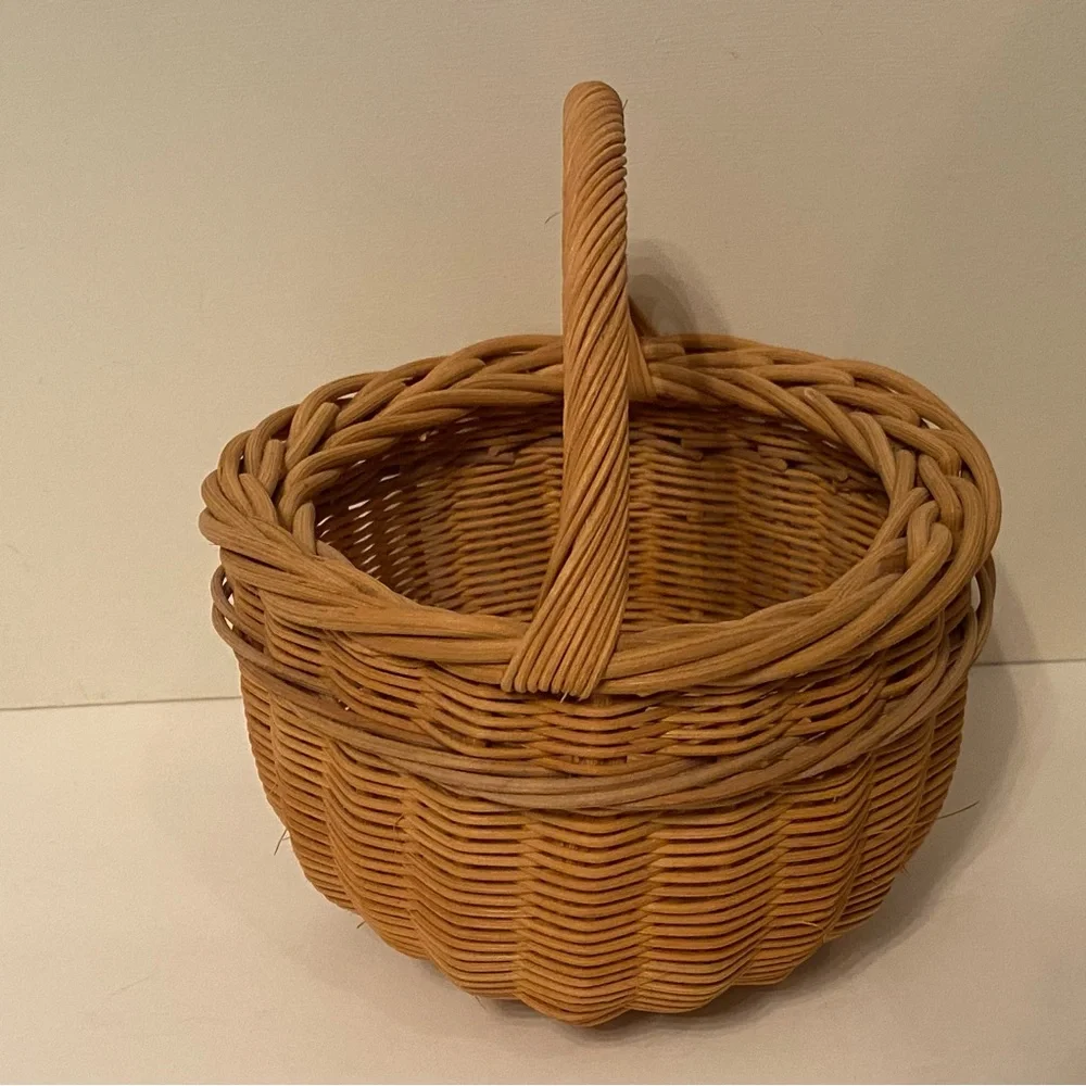 C. MARTIN BASKET VINTAGE HANDMADE SIGNED SMALL HANDLE NATURAL HOME DECOR ACCENT